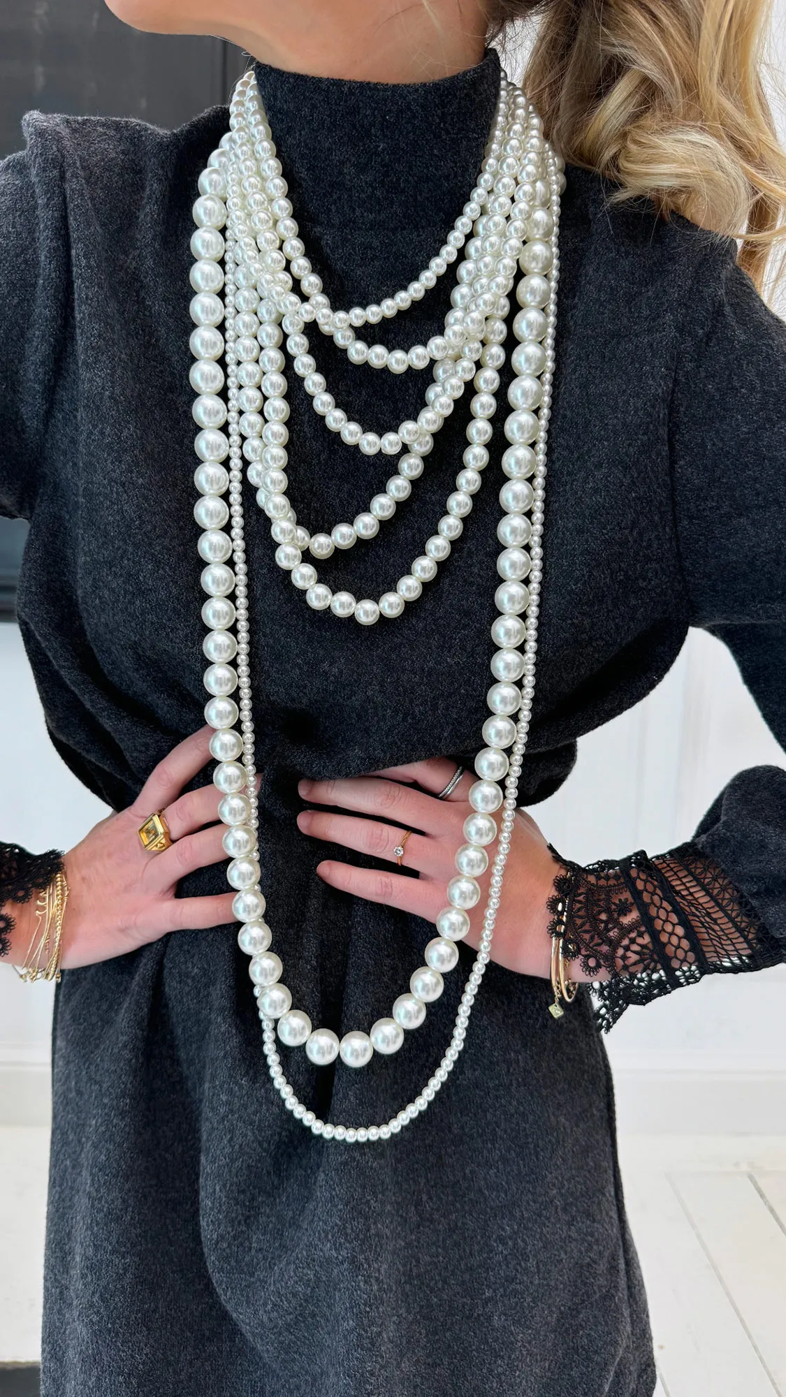 Collier nacré long multirangs perles