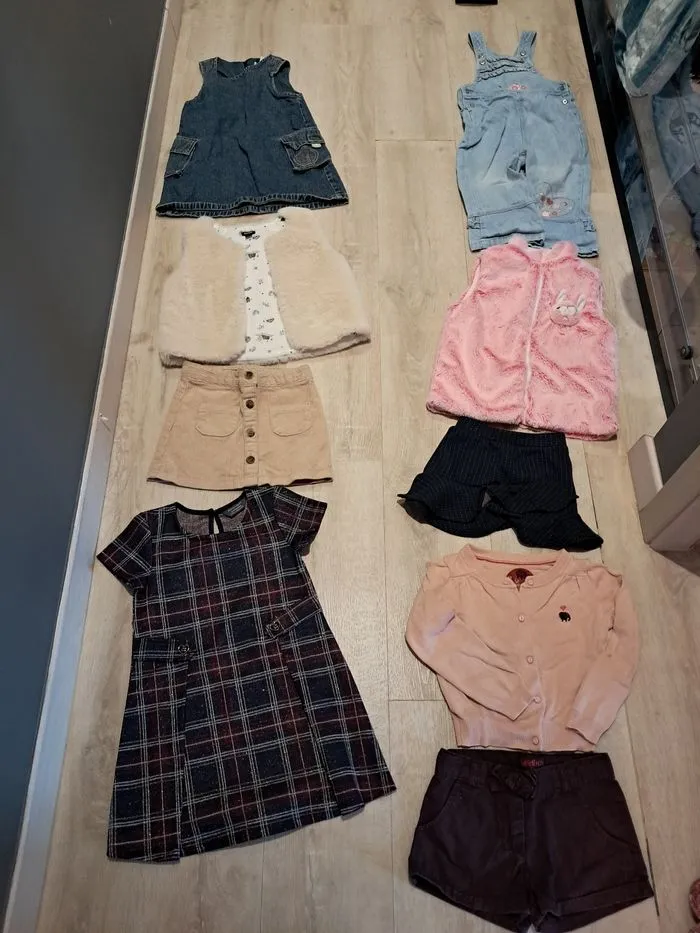 Lot of dresses skirts and sets 3 years old - Primark - 3 years | Beebs