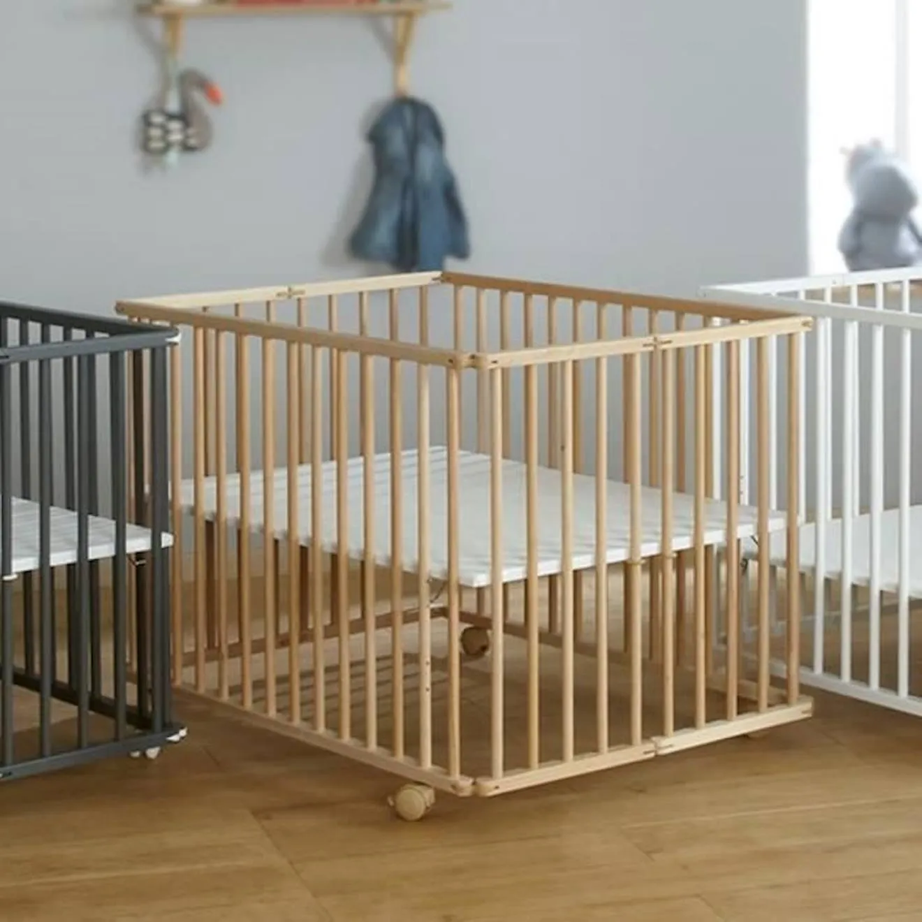 Parc bébé pliant carré Helio - AKITEN RETAIL - Bois 100x100 cm - Bébé - Mixte - Bois massif marron - Akiten Retail